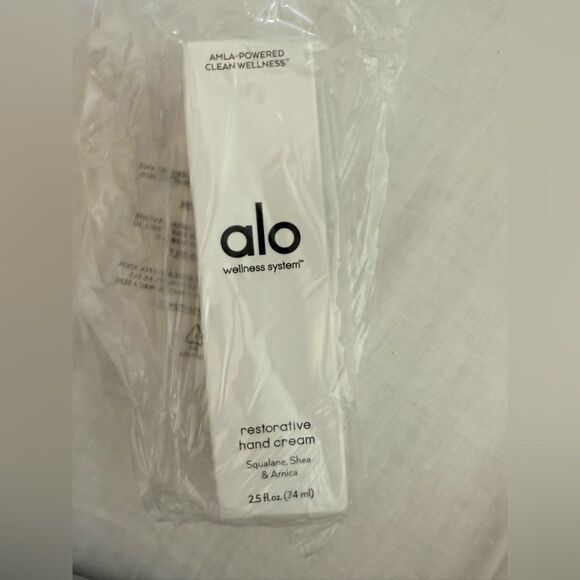 NWT ALO Yoga Restorative Hand Cream - Picture 2 of 10